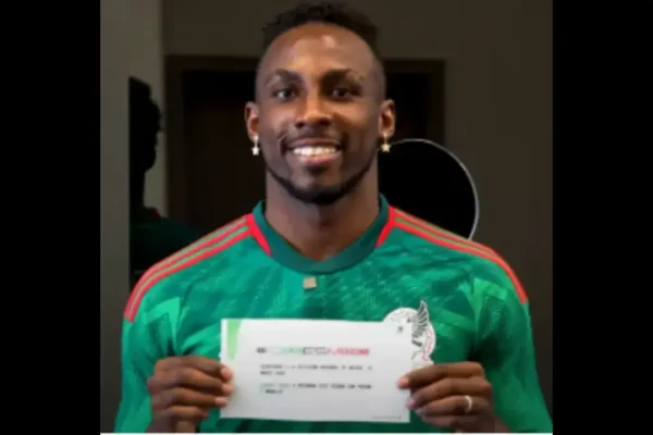 جوليان كينيونيس يحتفل بتسجيل هدف مع منتخب المكسيك خلال بطولة كأس العالم 2026