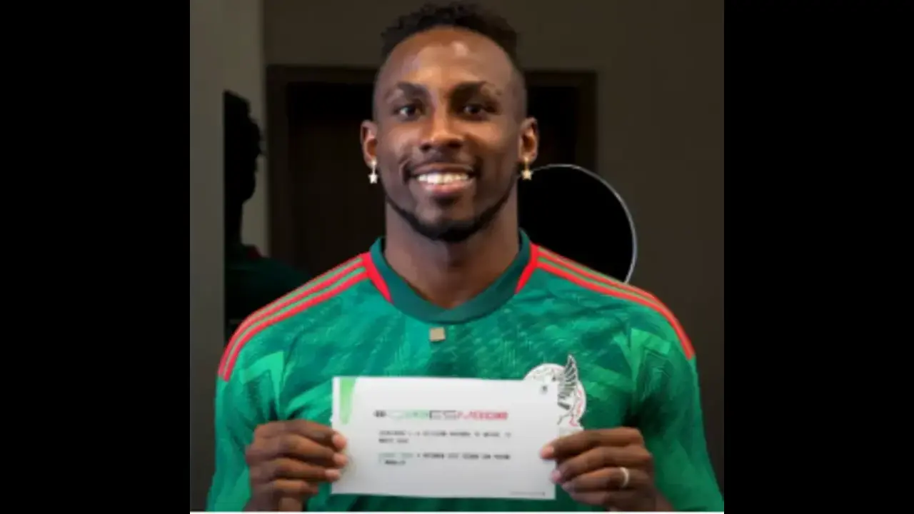 جوليان كينيونيس يحتفل بتسجيل هدف مع منتخب المكسيك خلال بطولة كأس العالم 2026
