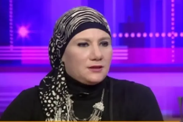 إنفوجراف يوضح أبرز الأزمات النفسية والشخصية التي مرت بها سالي الجباس وفق تصريحات محاميها
