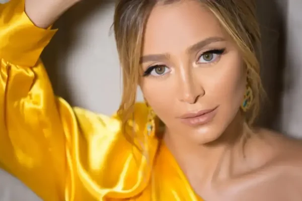 الفنانة السورية روزينا لاذقاني - مسيرة حافلة تمتد من التخرج الأكاديمي الفني حتى قبة التشريع لعام 2026