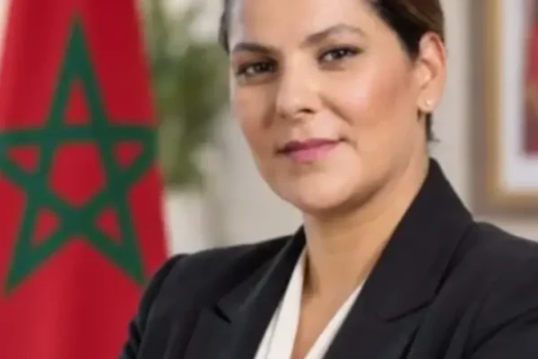فاطمة الزهراء المنصوري السياسية والوزيرة المغربية خلال مناسبة رسمية