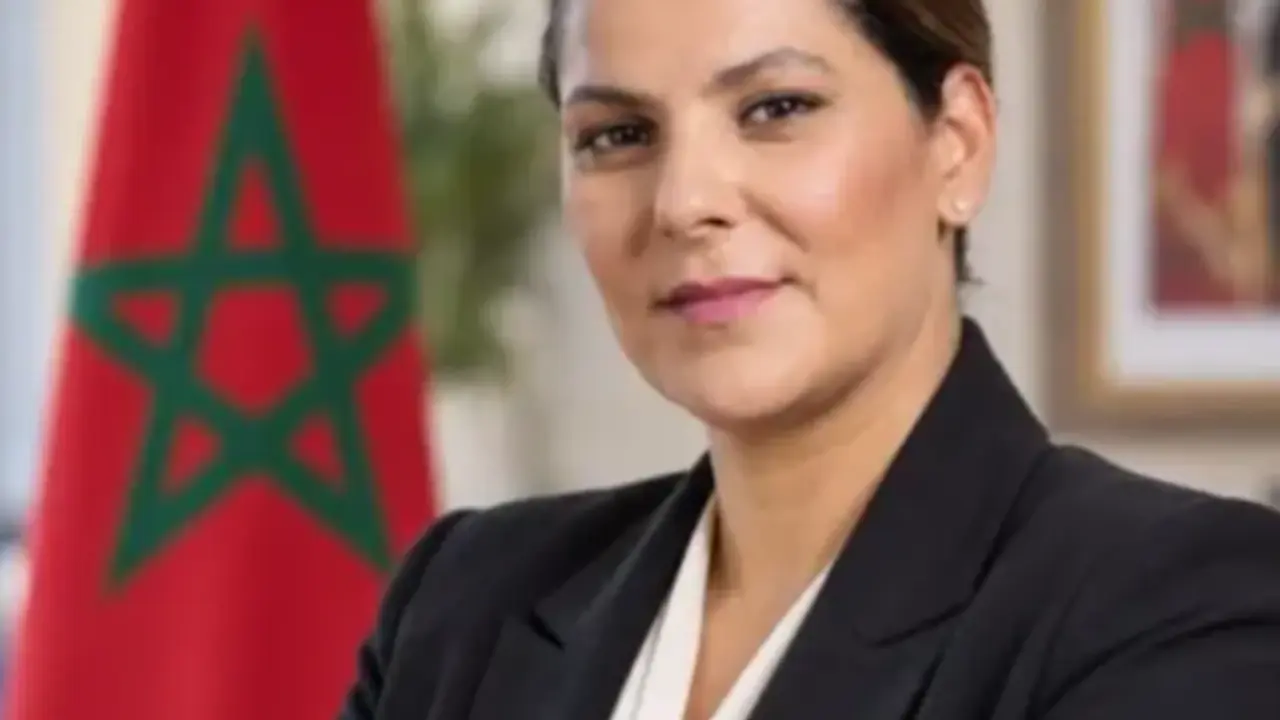 فاطمة الزهراء المنصوري السياسية والوزيرة المغربية خلال مناسبة رسمية